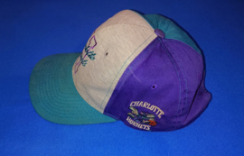 VINTAGE 90S STARTER LETTERMAN PET 2 ( LICHT GEBRUIKT ) CHARLOTTE HORNETS ( ZELDZAAM )