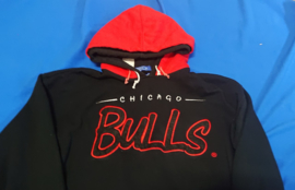 VINTAGE 90S STARTER GRAFFITI CAPUCHON TRUI ( LICHT GEBRUIKT ) CHICAGO BULLS