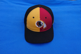 VINTAGE 90S STARTER TWO TONE PET ( LICHT GEBRUIKT ) WASHINGTON REDSKINS  ( ZELDZAAM )