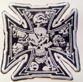 046 - PATCH - Chopper sign / Maltese Cross with white skulls [medium]