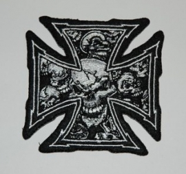 065 - PATCH - Chopper sign / Maltese Cross with white skulls [small]
