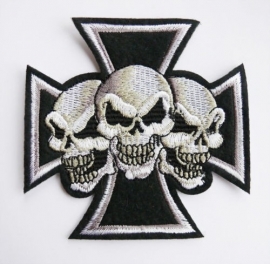 small Patch - White Maltezer Cross with Three Skulls