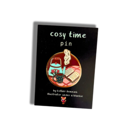 Esther Bennink - Emaille broche pin Cosy Time