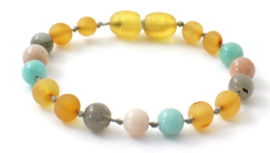 Barnsteen armbandje baby/peuter met draaisluiting honey raw met labradoriet, zonnesteen en amazoniet