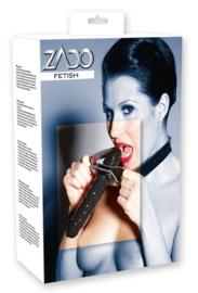 Mondknevel met latex dildo