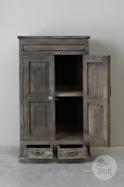 Geweldig gaaf oud vergrijsd houten kast kastje met 2 deurtjes landelijk stoer vintage industrieel hal kastje keukenkastje schoenen