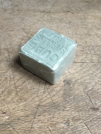 Heerlijk groot stuk zeep Cube spiruline 265 gram groen khaki