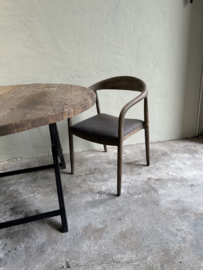 Vergrijsd houten stoel met stoffen zitting armstoel stoelen eetkamerstoelen met armleuning landelijk modern strak rond