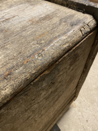 Prachtige hele grote hoge oude vergrijsd houten unieke Himalaya Hymalaya Sidetable dressoir kast dekenkist wandmeubel kist dekenkist kast sidetable stoer landelijk industrieel grijs