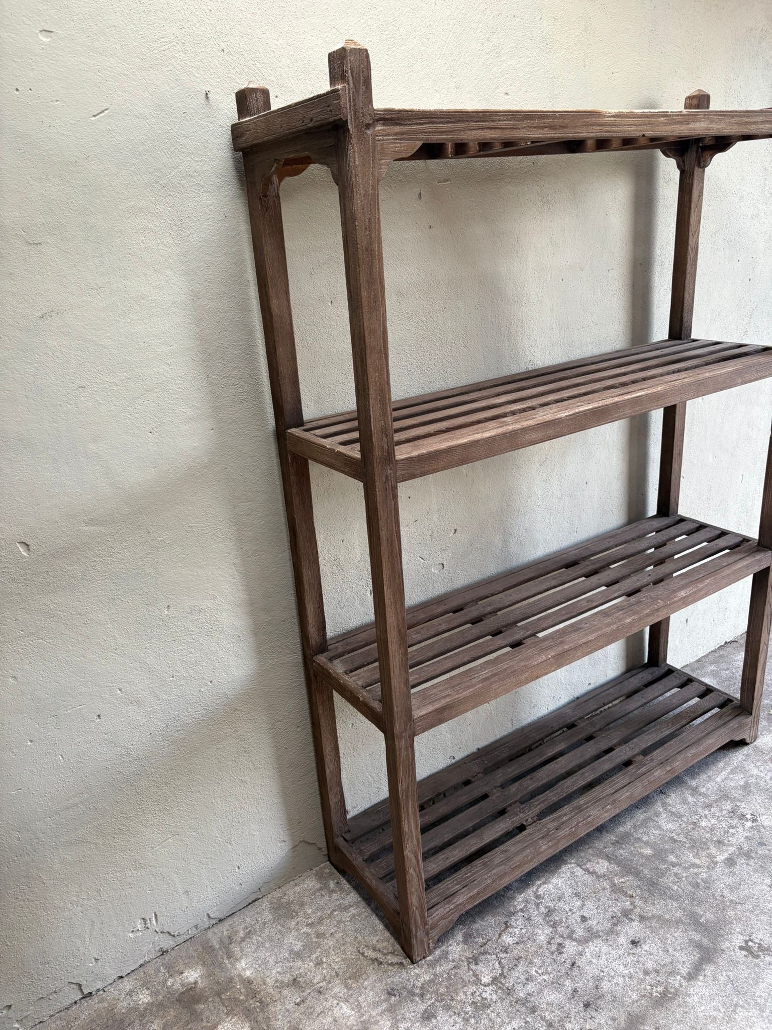 Groot oud vergrijsd doorleefd houten rek kast boekenkast legkast landelijk stoer authentiek H190 x B140 x D40 cm