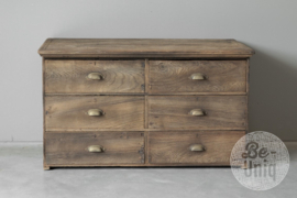 Oude doorleefd houten ladekast kast kastje H56 x B95 x D43 cm dressoir commode sidetable lades laden landelijk stoer opzet halkastje bankje