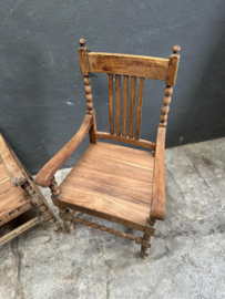 Unieke oude houten armstoel stoel fauteuil landelijk stoer vintage hout bureaustoel