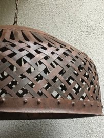 Smeedijzeren korf lampekap hanglamp mand bruin grijsbruin zwart  landelijk vintage korflamp stoer industrieel