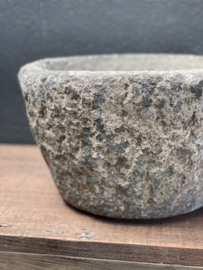 Oude stenen hardstenen wasbak trog vijzel schaal kom bak buitenkeuken toilet rond gootsteen stoer landelijk sober 36 x 36 x H21 cm