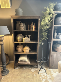 Hele stoere grote oude vergrijsd doorleefd houten kast legplanken boekenkast keuken servieskast keukenkast  sober landelijk stoer groot hout vergrijsd boekenkast keukenkast winkelkast uniek 188 x 95 x 46 cm