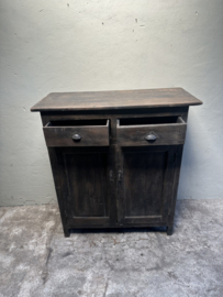 Stoer landelijk oud vegrijsd houten kast kastje dressoir commode ladekast Sidetable wandtafel commode 2 deuren en 2 laatjes