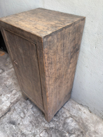 Uniek oud vergrijsd houten kastje halkastje 1 grote deur H95 x B45 x D40 cm landelijk stoer kast