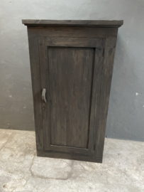Oud zwart houten kast meidenkast aura Peeperkorn kastje oud hout 1 deurskast keukenkast halkastje landelijk industrieel