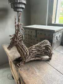 Heel leuk rieten rendier liggend wilgen wilgentakken H45 x L45 x B16 cm kerst landelijk