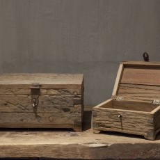 Vergrijsd houten kistje gemaakt van oud doorleefd vergrijsd hout Urban large landelijk stoer industrieel