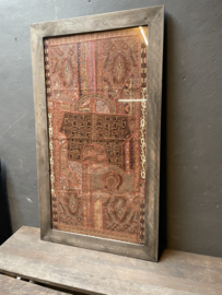 Groot Authentiek kleed India ingelijst vintage schilderij  landelijk boho wandpaneel lijst wanddecoratie wandkleed  vergrijsd houten lijst