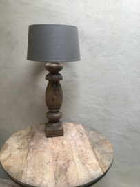 Oude vergrijsd houten balusterlamp voet lampevoet hout landelijk stoer