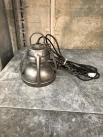 Klein stoer metalen hanglamp hanglampje industrieel stoer grijs spot spotje landelijk aan ketting