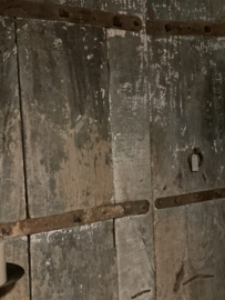 Oude vergrijsd houten deur deuren poort  200 x 159 cm wand wandje kamerscherm Roomdivider  poorten wandpaneel decoratie renovatie Luiken Wandpaneel tafel tafelblad luik paneel stoer landelijk met origineel oud beslag