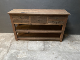 Stoer oud vergrijsd houten sidetable tafel bassano ladekast wastafel wastafelmeubel keukenblok kookeiland grove nerf dressoir sidetable werkbank bureau landelijk stoer robuust vergrijsd hout kookeiland keukeneiland wandmeubel 5 lades