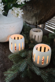 Witte stenen theelichtje theelichthouder tealight Holder wit H13 x D12 cm Leeff Tobi white