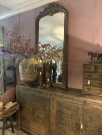 Stoere grote grijze taupe houten spiegel passpiegel hal halspiegel landelijk shabby met kuif kuifspiegel Classic klassiek lifestyle