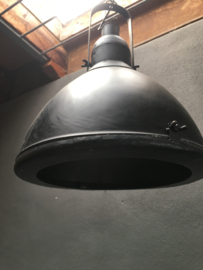 Industriele hanglamp fabriekslamp landelijk metaal zwart zwarte stoer industrieel