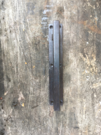 Strak metalen smeedijzeren handvat beugel deurknop hendel deurgreep landelijk industrieel metaal grijsbruin zwart