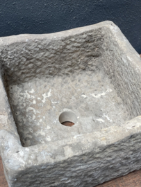 Oude stenen hardstenen wasbak trog schaal kom bak buitenkeuken toilet gootsteen stoer landelijk sober 31 x 31 x H19 cm