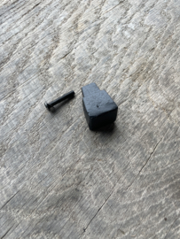 Zwart metalen knopje deurknopje deurknop zwart vierkant stoer landelijk industrieel