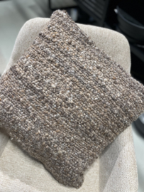 Lifestyle stoer landelijk brown bruin beige kussen inclusief vulling 50 x 50 cm