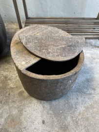 Prachtige ronde ovale organische vergrijsd houten kist houten dekenkist tafel salontafel landelijk stoer sober 63 x 60 x H40 cm