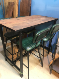 Oude houten klaptafel bartafel met zwart metalen onderstaat vintage industrieel loungetafel staantafel bar sta-tafel landelijk hoge hoog model industrieel werktafel metaal hout metalen houten