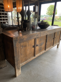 Groot oud doorleefd houten kast dressoir sideboard kookeiland keukenkast keuken keukenelement werkbank werkblad boerenkast keukenblok kastenwand sideboard keukenkast kast sidetable 4 deurs landelijk werkbank toonbank