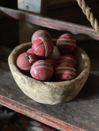 Orginele oude cricket ballen bal bol bollen decoratie vintage urban landelijk