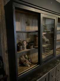 Mega grote hoge kast wandkast met glas servieskast zwart winkelkast 300 x 210 x 45 cm vitrinekast keukenkast grutters grutterskast zwart hout landelijk stoer industrieel