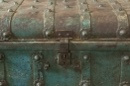 Oude metalen turkoise turquoise trukooise koffer oosters landelijk stoer sober