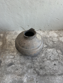 Prachtige vergrijsd antieke claypot Nepal kruik stenen vaas pot landelijk stoer sober vintage 40 x 38 cm