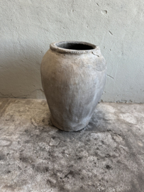 Oud stenen kruik olijfkruik waterkruik pot vaas 60 cm hoog 44 cm doorsnede landelijk antieke pot nr 92