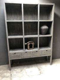 Prachtige grote grijze grijs houten kast boekenkast winkelkast roomdivider met lades en schappen vakken vergrijsd landelijk industrieel vergrijsd stoer 225 x 160 x 40 cm