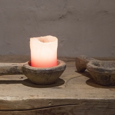 Oude houten lepel schep keukengerei pollepel brocant grijs grey old oud hout theelichtje landelijk