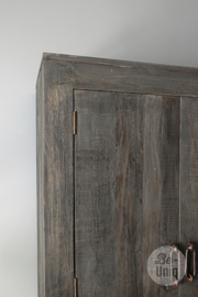 grote vergrijsd houten 2 deurs 2 lades dichte kast Kabinet | Sempre Collection landelijk stoer industrieel