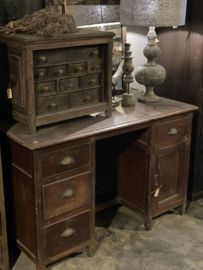 Stoer oud houten bureau schrijftafel werkbank werktafel buro landelijk stoer vintage industrieel robuust met lades 121 x 65 x H78 cm