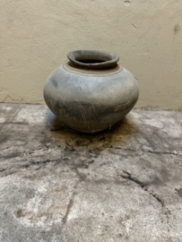 oude grijs stenen kruik pot grijze mega landelijk olijfpot olijfkruik waterkruik 50 cm hoog 57 cm doorsnede nr 51