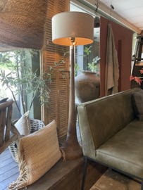 Stoere naturel bruine houten vloerlamp 136 cm landelijk stoer robuust almond